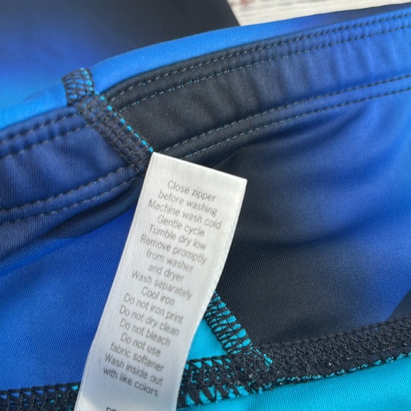 Athleta 7/8 Length Blue Colorblock Leggings - Picture 4 of 5